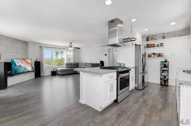 Image 7 of 21 For 845 13th St  Master Sui