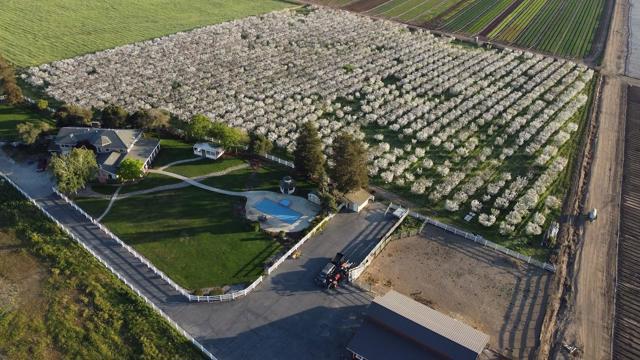 3465 Susie Lane, Gilroy CA: https://media.crmls.org/mediaz/fa0a7eb5-4301-49f3-99cf-3371598573aa.jpg