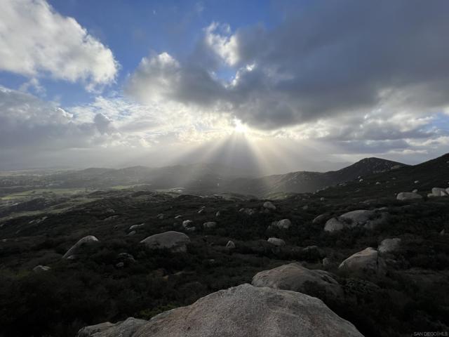 17441 Dos Picos Park Road, Ramona CA: https://media.crmls.org/mediaz/fa0b26f6-248d-4e17-9bbc-adc527073789.jpg