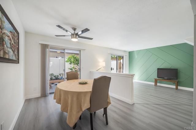 Detail Gallery Image 9 of 32 For 2112 E Vista Way #10,  Vista,  CA 92084 - 3 Beds | 2/1 Baths