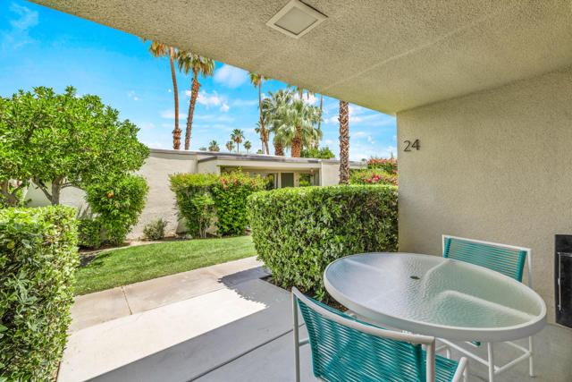 1881 S Araby Drive, Palm Springs CA: https://media.crmls.org/mediaz/fa0bf5d5-f244-437e-b64f-842aa3addee4.jpg