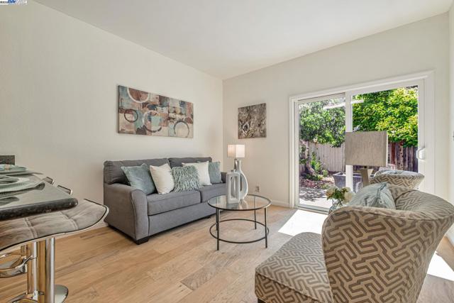 4834 Garnet Cmn, Fremont CA: https://media.crmls.org/mediaz/fa0cc723-19ca-4da7-aa2d-44175ef006d2.jpg