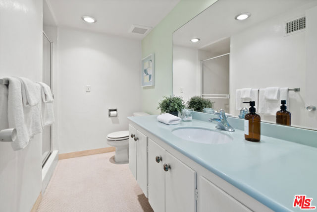 852 21st Street, Santa Monica, California 90403, 2 Bedrooms Bedrooms, ,2 BathroomsBathrooms,Condominium,For Sale,21st,24451359