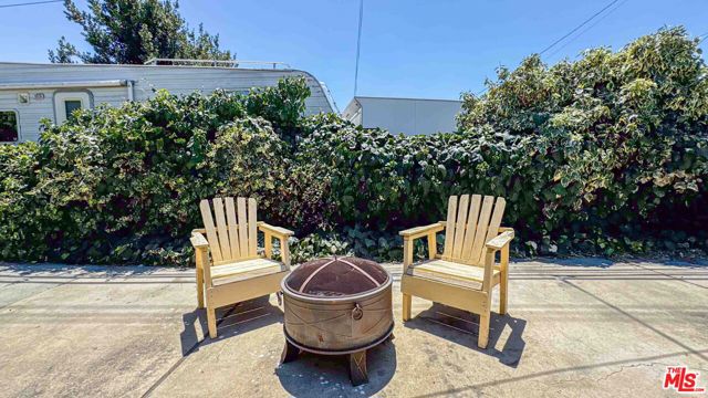 565 W El Morado Court, Ontario CA: https://media.crmls.org/mediaz/fa0d44d4-6355-4257-b9c8-8afced4f4eed.jpg