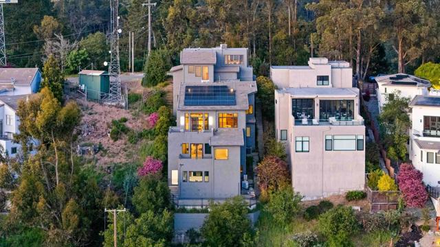 103 Diablo Dr, Oakland CA: https://media.crmls.org/mediaz/fa0de71b-86fc-4a03-8d47-b112b8f650f5.jpg