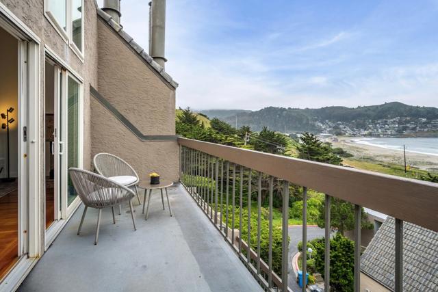 445 Roberts Road, Pacifica CA: https://media.crmls.org/mediaz/fa0f03ff-2cf5-4ae4-afaf-eaf20210f283.jpg