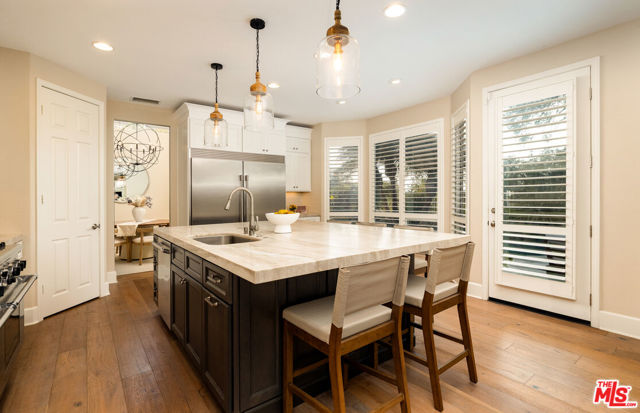 2767 Avenida De Autlan, Camarillo CA: https://media.crmls.org/mediaz/fa0f0405-39f9-49b4-b180-768a7a50aa5d.jpg