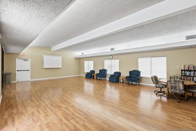 17489 Carnton Way, San Diego CA: https://media.crmls.org/mediaz/fa0f7be5-cf62-4c62-82e1-dcdd325ef8d3.jpg