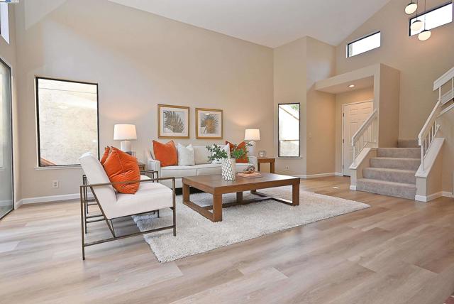 28111 Ziele Creek Dr, Hayward CA: https://media.crmls.org/mediaz/fa10f82a-dfa8-4f56-a948-a9e9fce009d8.jpg