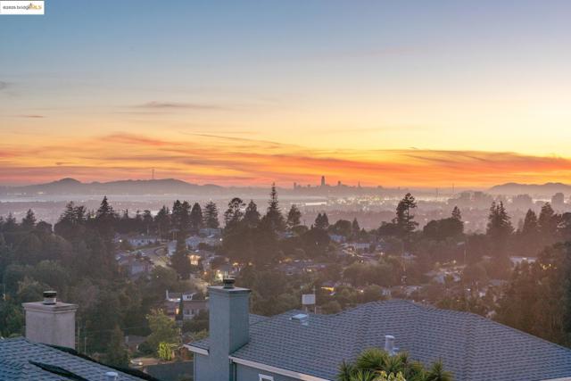 4353 Terrabella Way, Oakland CA: https://media.crmls.org/mediaz/fa1213f8-9056-4041-a8a3-04b9286f802a.jpg
