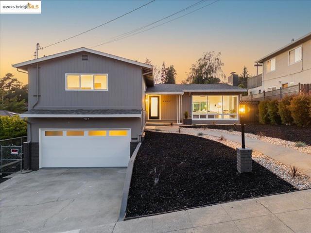 4847 Dunkirk Ave, Oakland CA: https://media.crmls.org/mediaz/fa121ffd-853a-4a8d-8f98-ebe0e6a092c5.jpg