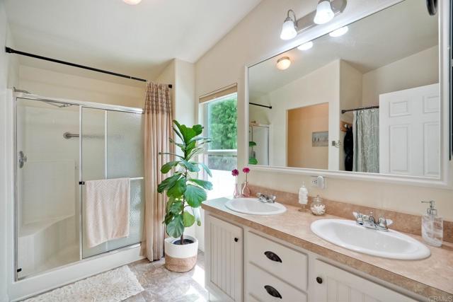 Detail Gallery Image 16 of 39 For 1001 S Hale Ave #2,  Escondido,  CA 92029 - 2 Beds | 2 Baths