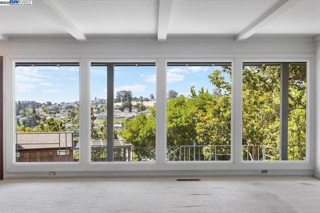 3491 Middleton Ave, Castro Valley CA: https://media.crmls.org/mediaz/fa125458-7ea1-44f9-b1c2-1063f181c622.jpg