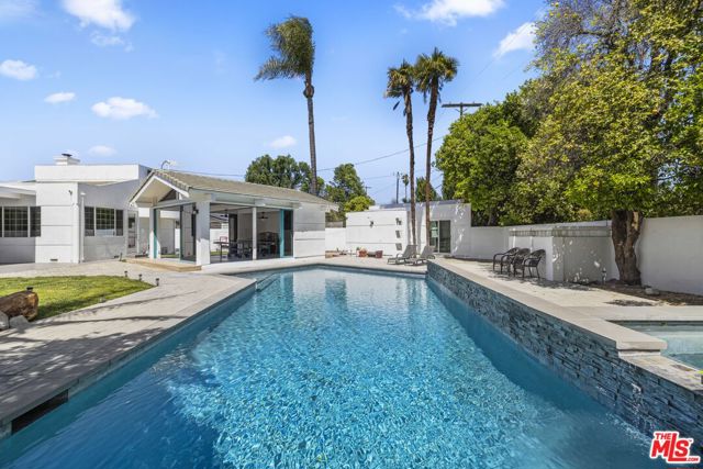8944 Enfield Avenue, Sherwood Forest CA: https://media.crmls.org/mediaz/fa12659a-aacd-49de-ae7b-521128a9e8d3.jpg