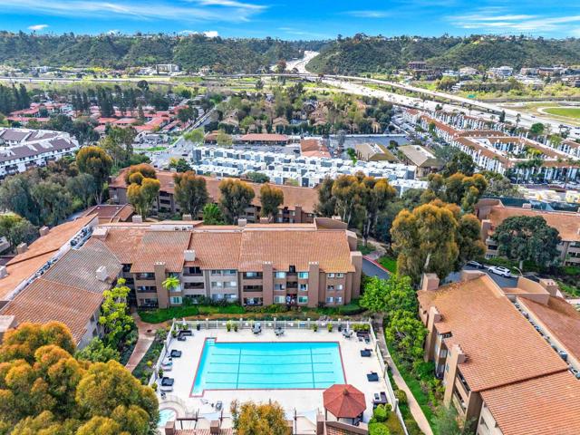 10350 Caminito Cuervo, San Diego CA: https://media.crmls.org/mediaz/fa127a27-24e8-42cf-8bec-4f9e97c0b4fc.jpg