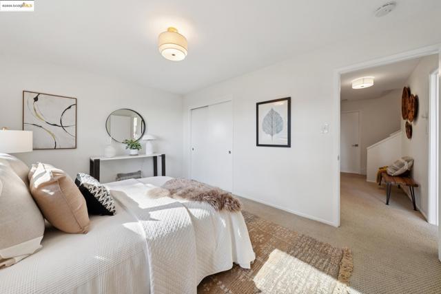 6827 Ridgewood Dr., Oakland CA: https://media.crmls.org/mediaz/fa139036-a94e-4834-ba92-36bccf37a65b.jpg
