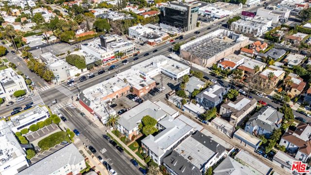 139 N Harper Avenue, Los Angeles CA: https://media.crmls.org/mediaz/fa13c8fe-d5b0-4f24-a99d-7a573afd96a1.jpg