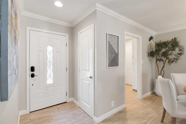 918 La Tierra Dr, San Marcos CA: https://media.crmls.org/mediaz/fa13dfed-0ce6-4360-a426-d034700f049f.jpg