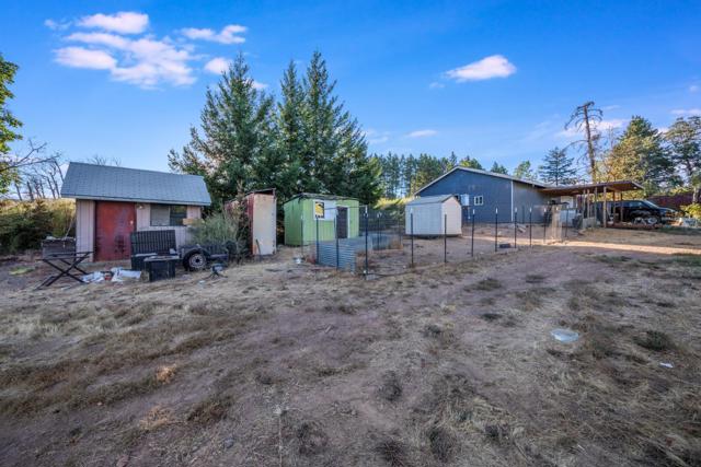 30700 Loma Chiquita Road, Los Gatos CA: https://media.crmls.org/mediaz/fa14aba3-c278-4f28-a3a9-dc73abb5d6ce.jpg