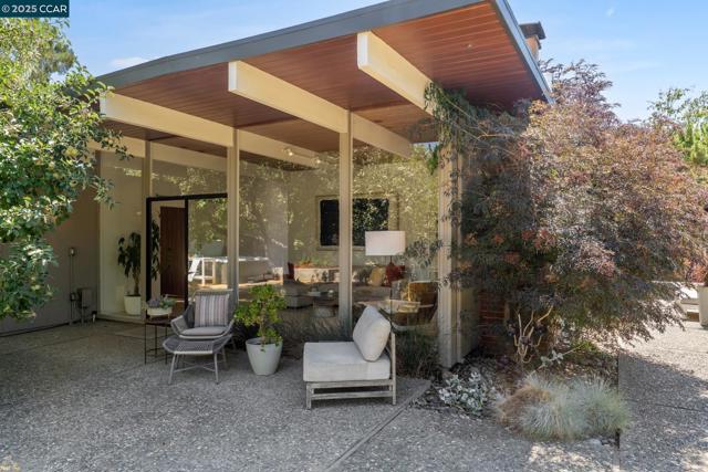 206 Santa Fe Dr, Walnut Creek CA: https://media.crmls.org/mediaz/fa14cd3e-daea-42ee-ae1c-25533b129862.jpg