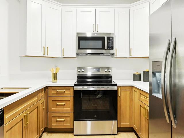 Detail Gallery Image 4 of 30 For 5875 Friars Rd #4307,  San Diego,  CA 92110 - 2 Beds | 2 Baths