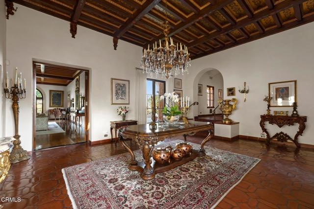 Detail Gallery Image 11 of 39 For 262 S San Rafael Ave, Pasadena,  CA 91105 - 6 Beds | 5/6 Baths