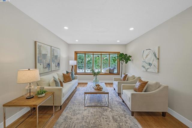 5041 Golden Rd, Pleasanton CA: https://media.crmls.org/mediaz/fa158df9-d89e-4171-a38c-00f4972b19af.jpg