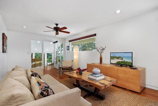 1859 Zapo Street, Del Mar CA: https://media.crmls.org/mediaz/fa159abd-3412-466a-8bb5-8f5bc64dfc59.jpg