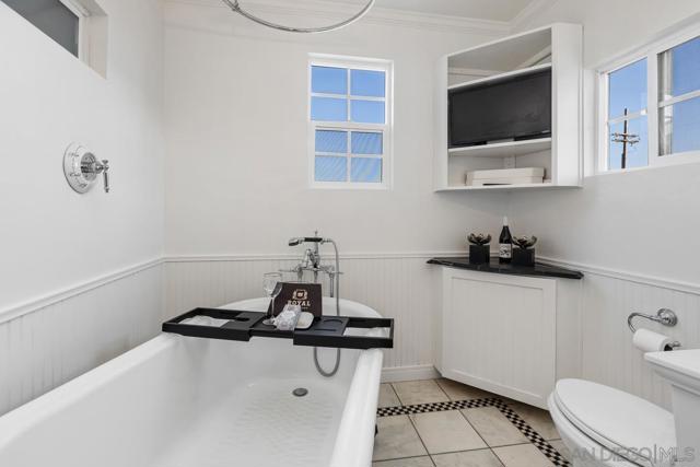 2707 Sweetwater Rd, Spring Valley CA: https://media.crmls.org/mediaz/fa15b0a4-0b82-4af6-b979-a47b12e4f916.jpg