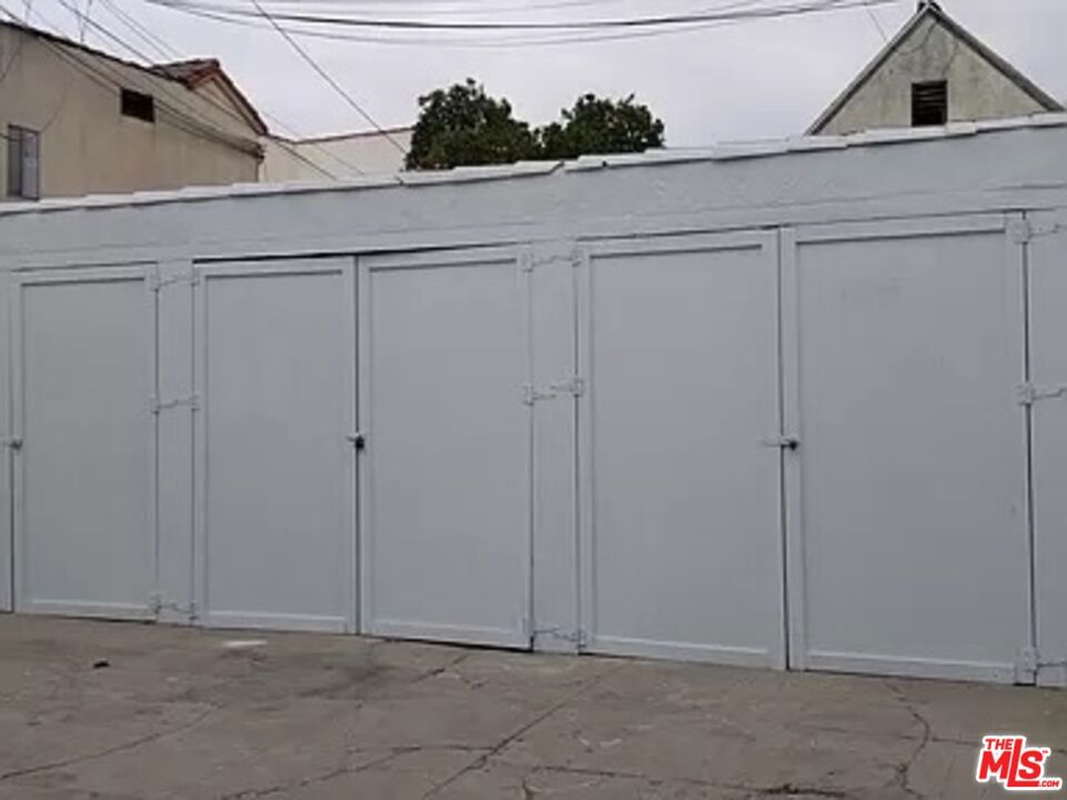 https://media.crmls.org/mediaz/fa15d798-fb7a-4c07-a5c3-539736ab2513.jpg?preset=X-Large