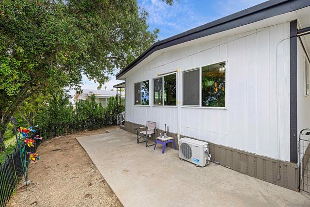 9100 Single Oak Dr, Lakeside CA: https://media.crmls.org/mediaz/fa1656ff-b2bc-4646-bc8c-8bd781c63f83.jpg