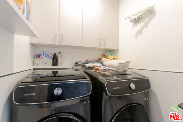 1670 Asbury Drive, Pasadena CA: https://media.crmls.org/mediaz/fa1674f9-9d2b-4f55-ac96-c6d1628ed732.jpg