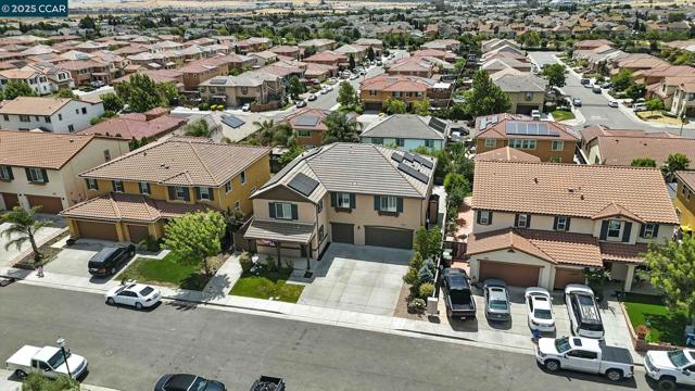 2433 Sanders Ln, Fairfield CA: https://media.crmls.org/mediaz/fa1688ea-63ee-44a6-817c-a6725c61ddfd.jpg