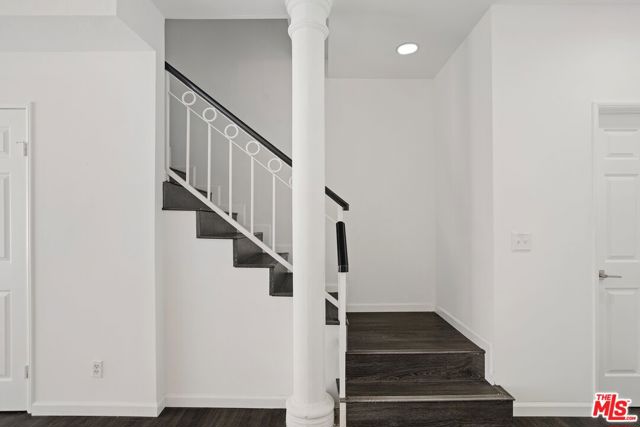 850 N Poinsettia Place, Los Angeles CA: https://media.crmls.org/mediaz/fa17167b-47fe-4deb-b380-6bce00008970.jpg