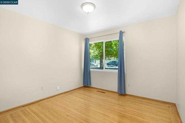 1801 Whitman Rd, Concord CA: https://media.crmls.org/mediaz/fa183d98-7e62-49fd-9842-438db459da1c.jpg