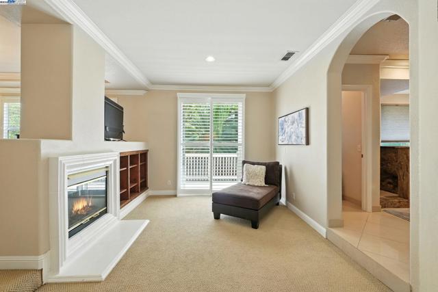 304 Dillon Court, Roseville CA: https://media.crmls.org/mediaz/fa187d1a-3da5-46d2-962c-ac2ff05d125f.jpg