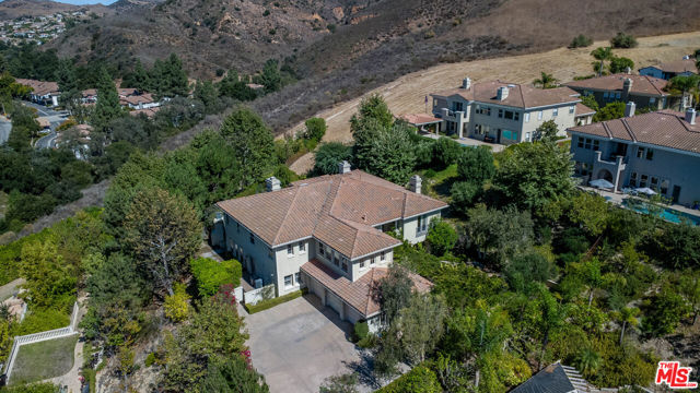2882 Rainfield Avenue, Westlake Village CA: https://media.crmls.org/mediaz/fa18829b-2128-4e6b-a60c-05e145e83a5b.jpg