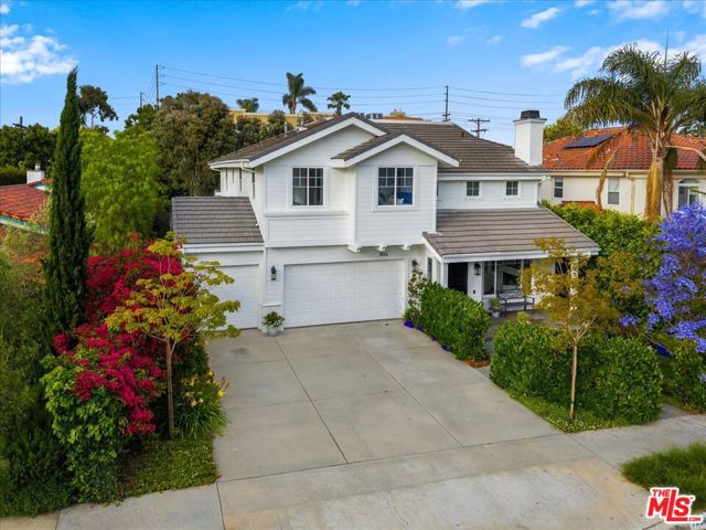 1664 Amherst Avenue, Los Angeles CA: https://media.crmls.org/mediaz/fa1905e4-d5b7-4c8d-a0d0-45137b60a2e6.jpg