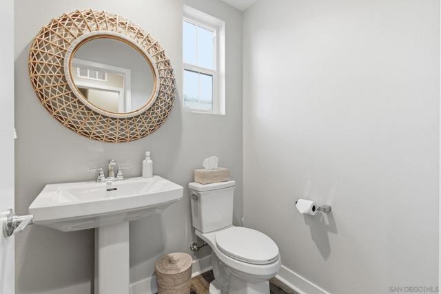 4382 Pacifica Way, Oceanside CA: https://media.crmls.org/mediaz/fa195d9d-14f2-484a-9358-94617cd6e853.jpg