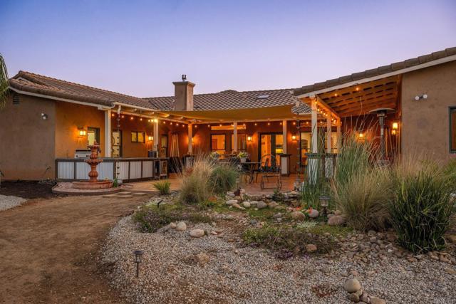 15636 Sage Hill Drive, Ramona CA: https://media.crmls.org/mediaz/fa197d78-68c5-41a6-850e-b9c76544ee72.jpg