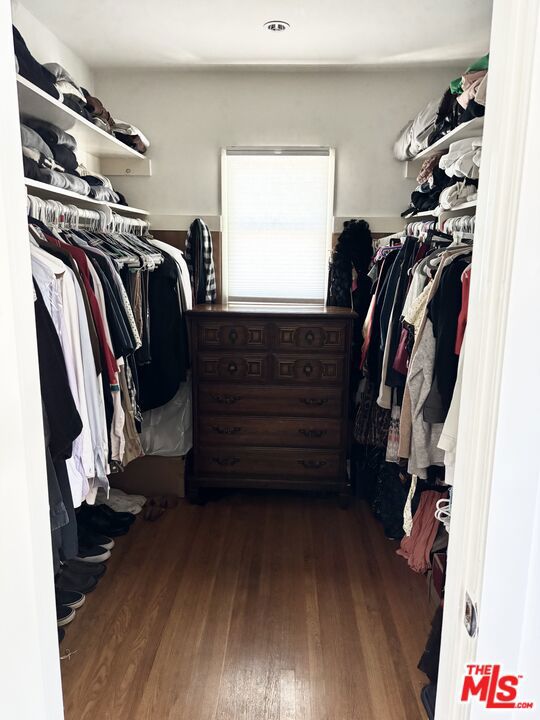 22491 Domingo Road, Woodland Hills CA: https://media.crmls.org/mediaz/fa19e218-fbd4-4857-914a-efce018b2699.jpg