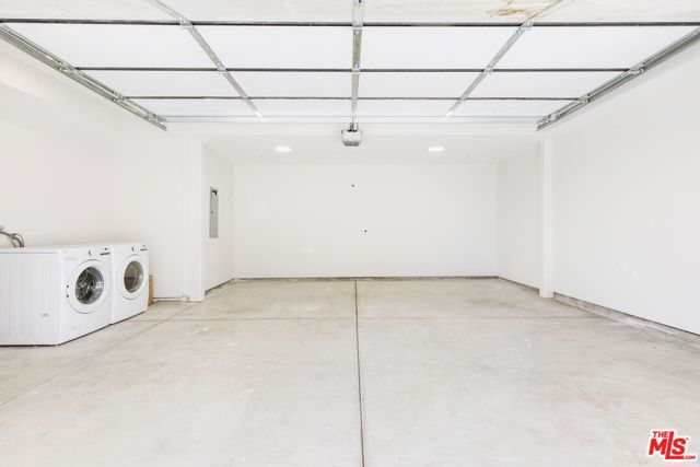 2223 Clifford Street, Los Angeles CA: https://media.crmls.org/mediaz/fa1aa54b-555d-4d01-bca4-07ea429689ed.jpg