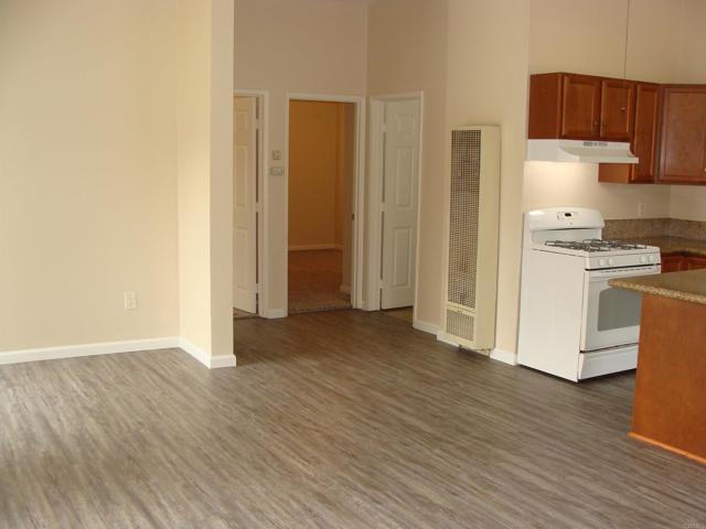 Image 4 of 15 For 12652 Julian Ave