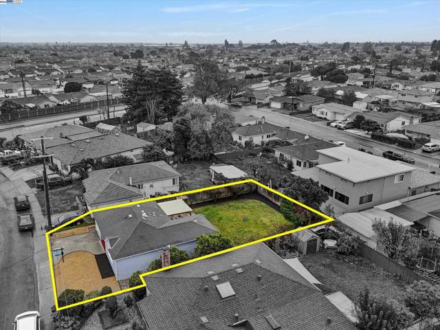 15377 Churchill St, San Leandro CA: https://media.crmls.org/mediaz/fa1b5d03-84e8-4c09-a441-1131240232c2.jpg