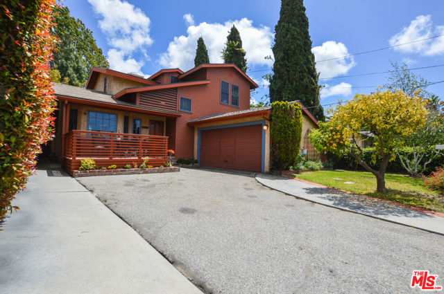 11136 Lucerne Avenue, Culver City CA: https://media.crmls.org/mediaz/fa1ba850-686a-4a09-bc9c-cd07a51041a6.jpg