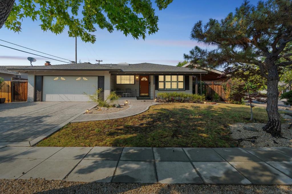751 El Sombroso Drive
