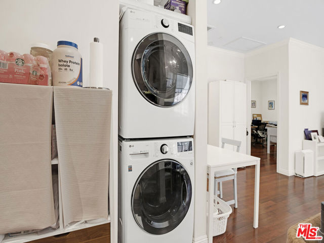 3148 W 11th Street, Los Angeles CA: https://media.crmls.org/mediaz/fa1cb7ff-dfbc-418a-8d5e-7db5b2738f49.jpg
