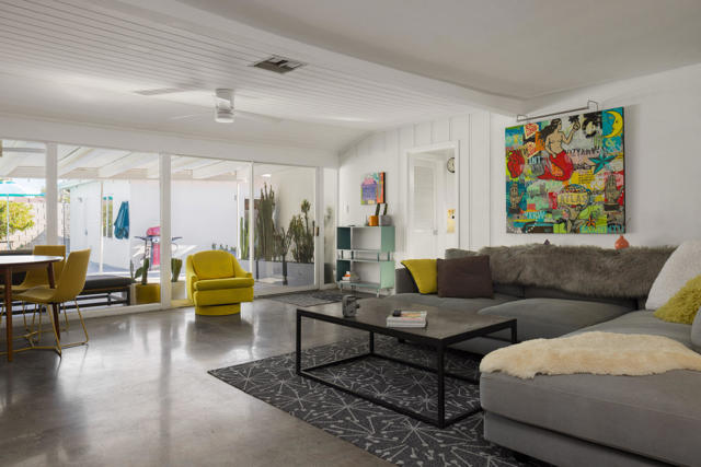 748 N Calle Rolph, Palm Springs CA: https://media.crmls.org/mediaz/fa1ce51b-7ee3-447a-8552-3cf1c526ccc5.jpg