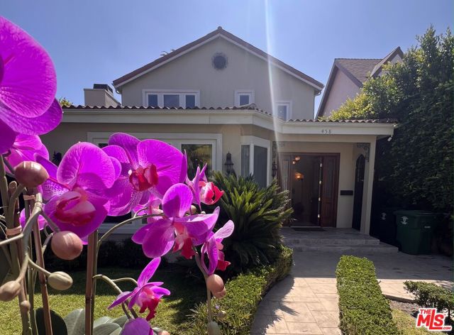458 S Clark Drive, Beverly Hills CA: https://media.crmls.org/mediaz/fa1d39ed-6109-4702-9aac-18dcb5c0b5e0.jpg