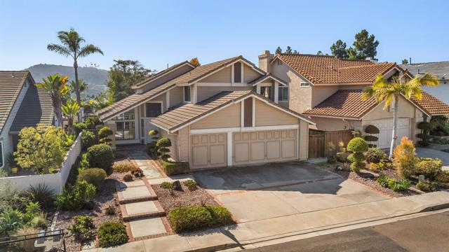 3970 Santa Nella Pl, San Diego CA: https://media.crmls.org/mediaz/fa1db9e5-94f8-4e79-90db-eb48c9beeac1.jpg